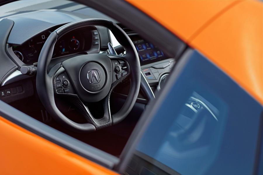 Интерьер Acura NSX 2018 года  (фото 25 из 57)